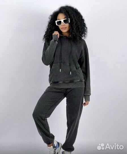 Спортивный костюм женский