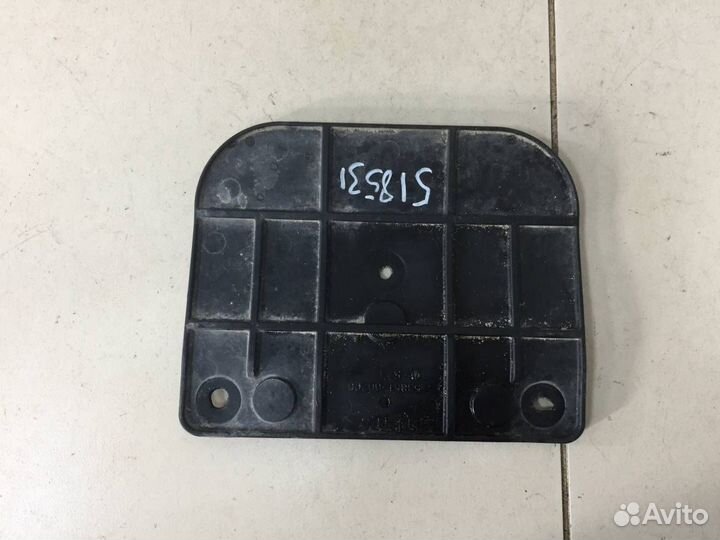 Брызговик передний левый Toyota Land Cruiser Prado