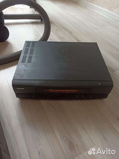 Видеомагнитофон