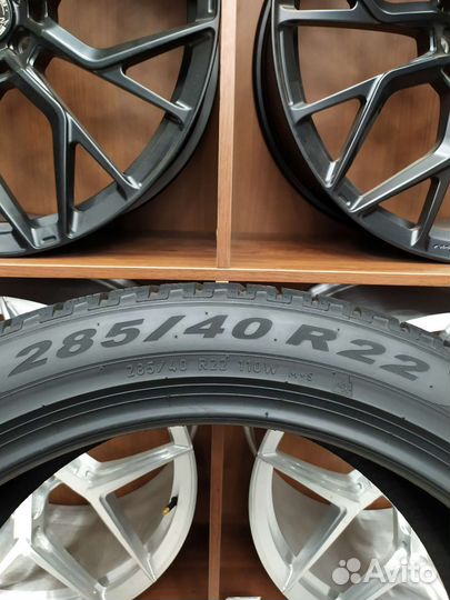 Pirelli Scorpion Winter 285/40 R22 и 325/35 R22 114W