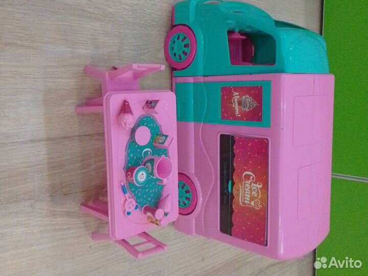 Машина фургон с мороженым