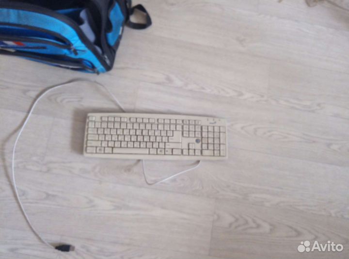 Продам клавиатуру
