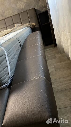 Кровать двухспальная с матрасом