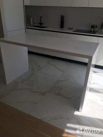 Остров стол универсальный из Hanex BL-219