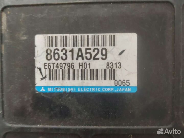 Блок управления на Мицубиси Паджеро 4