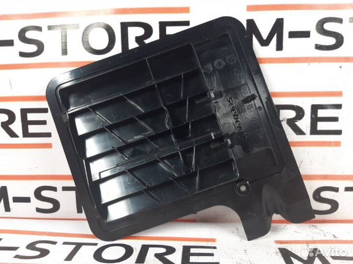 Решетка вентиляционная задняя левая Mercedes-Benz