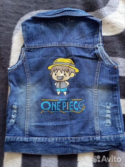 Джинсовая куртка безрукавка