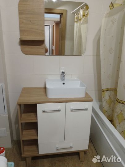 Тумба для ванной и зеркало