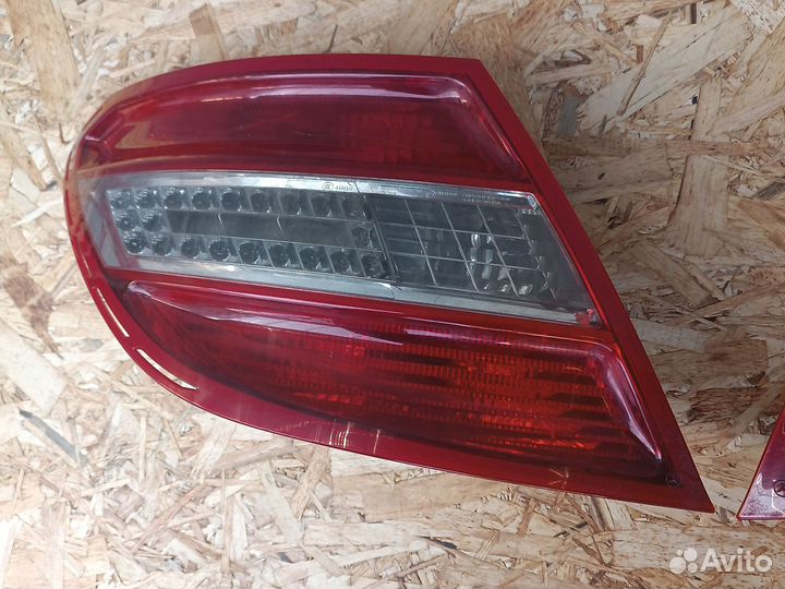 Задние фонари Mercedes Benz C-Class W204