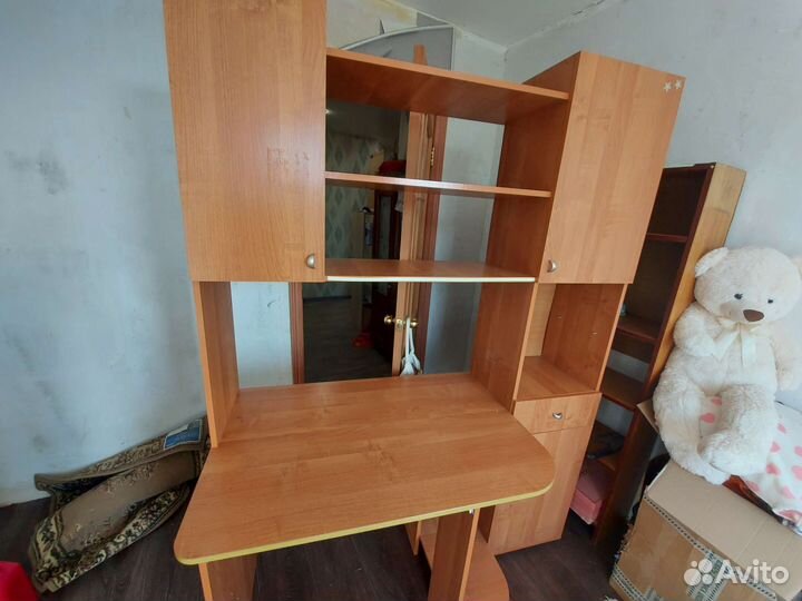 Письменный стол