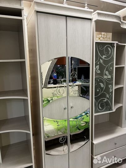 Стенка в гостиную