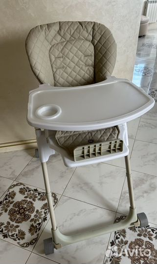 Стульчик для кормления Happy Baby William V2 Beige