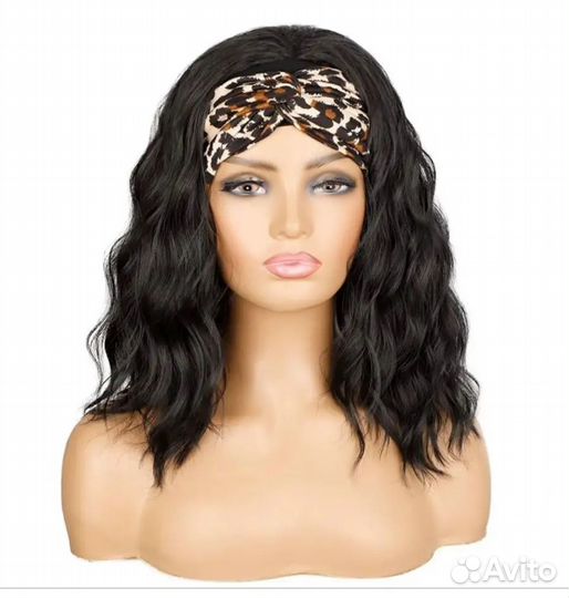 Парик на черной повязке