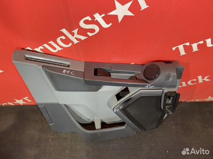 Обшивка двери левая Renault T