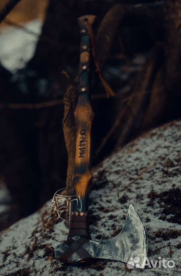 Кованый топор ручной работы Варяг