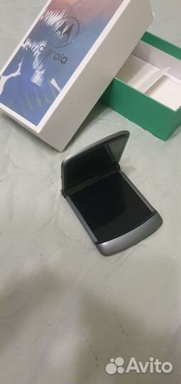 Motorola RAZR, 16 ГБ