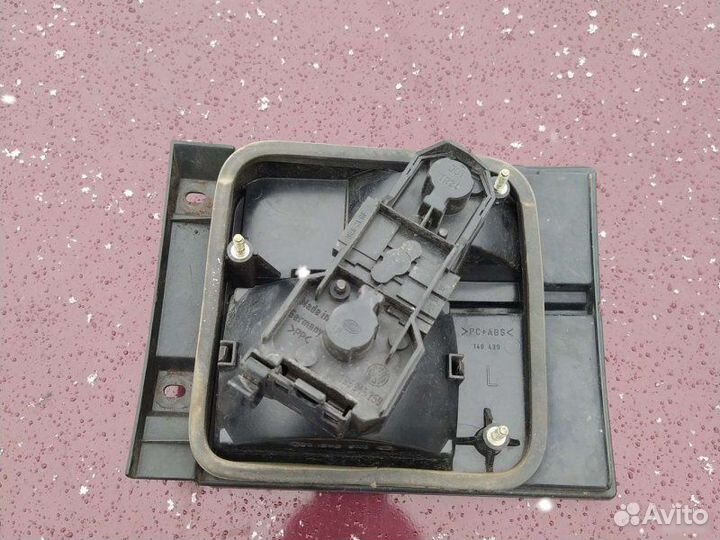 Фонарь левый Volkswagen Vento 1993