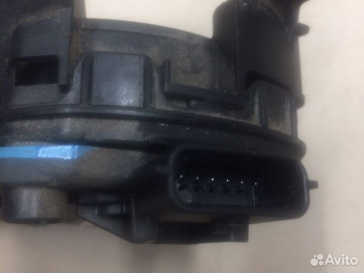 Педаль газа renault logan II