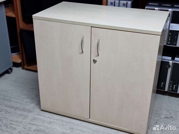 Тумба офисная под технику или аквариум