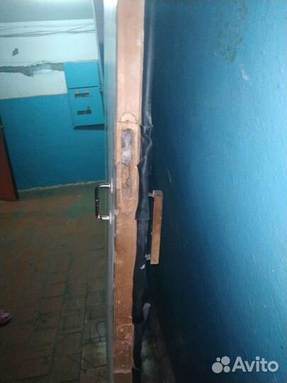 Дверь входная деревянная бу