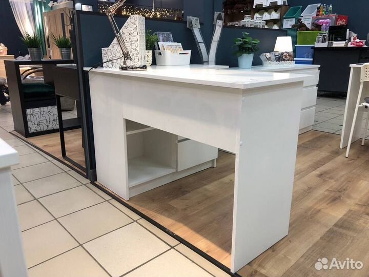 Стол письменный с ящиками, белый новый