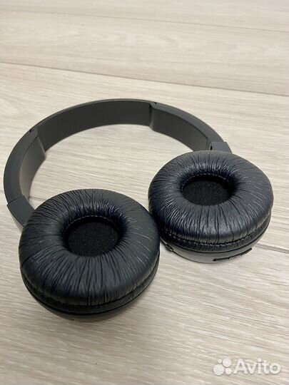 Беспроводные наушники JBL