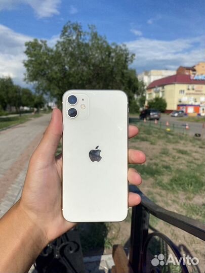 iPhone 11, 64 ГБ