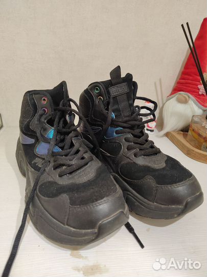 Утепленные кроссовки fila Nebula Mid 37 размер