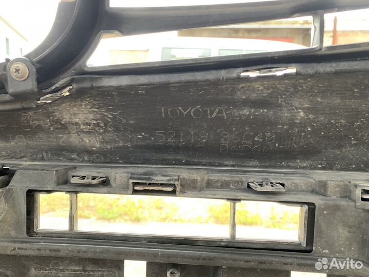 Бампер передний оригинал тойта кампи 50 и 55 кузов