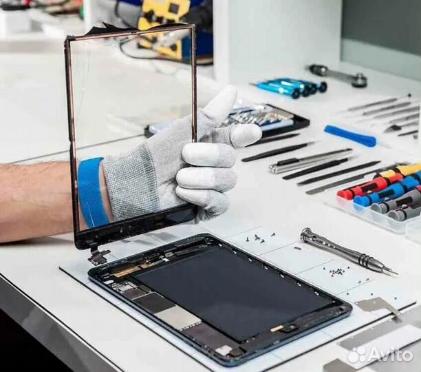 Срочный ремонт телефонов ноутбуков в ТЦ Дунай