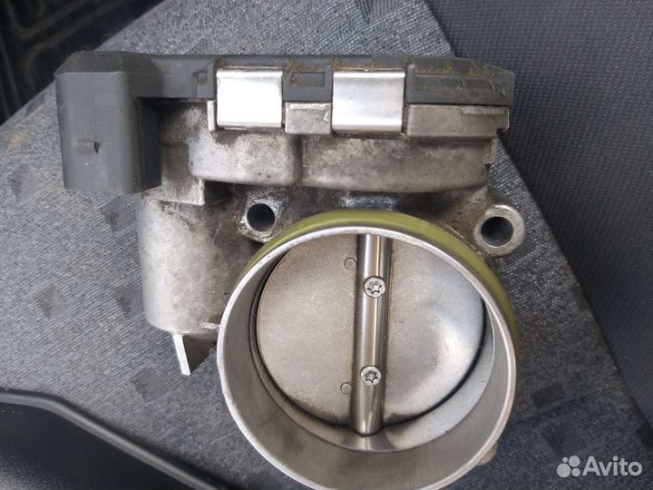 Продам дросельную заслонку Ауди а6 с6 3,2