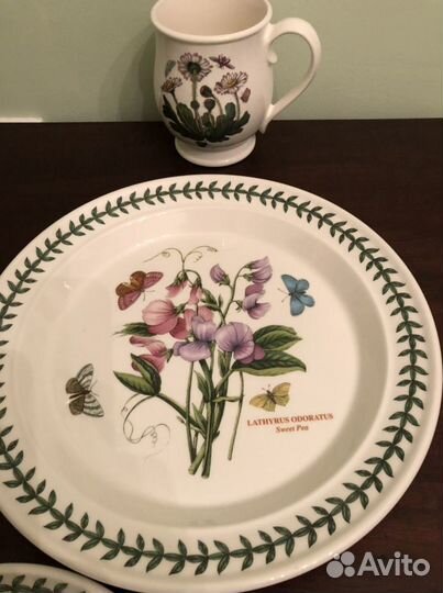 Столовая тарелка, десертная и кружка