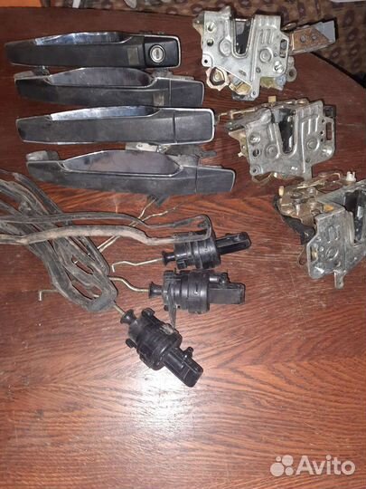 Ручка двери мерседес 140