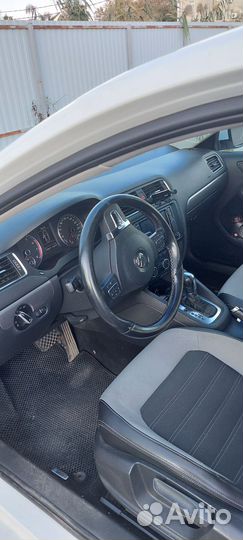 Volkswagen Jetta, 2012