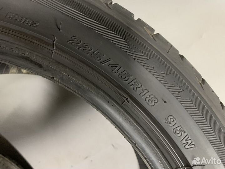 Bridgestone Potenza S001 225/45 R18 и 255/40 R18 95W