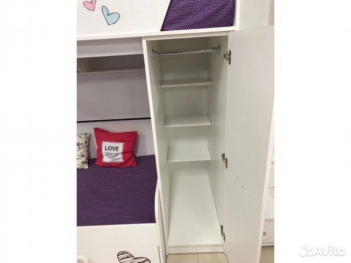 Двухъярусная кровать