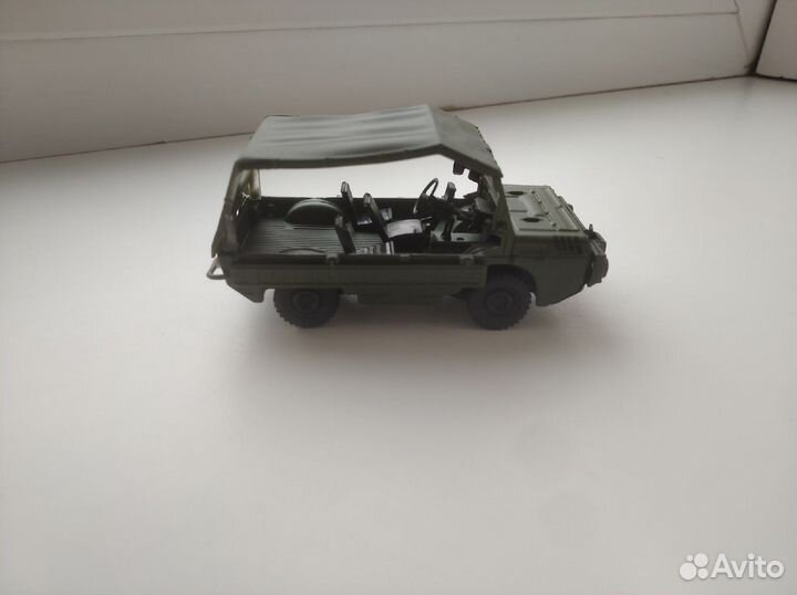 Луаз-967 с журналом Автолегенды СССР №66