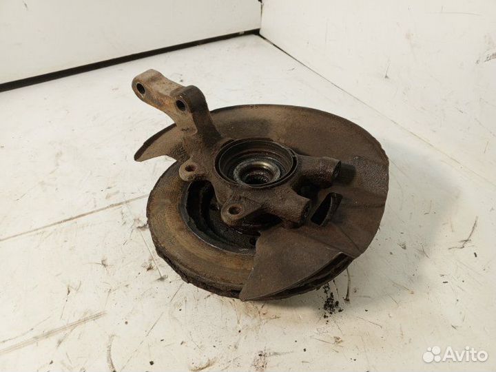 Кулак со ступицей передний правый LADA Granta