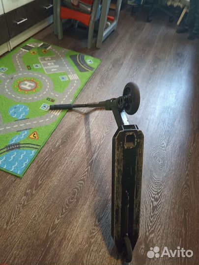 Трюковой самокат reaction