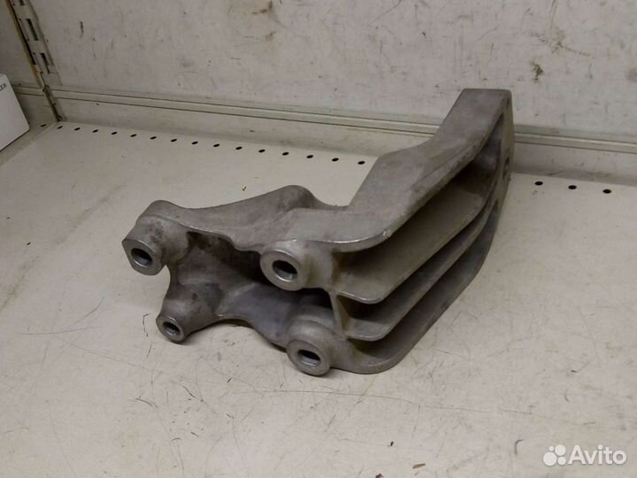 Крепление двс Форд Мустанг