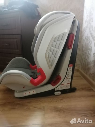 Автокресло chicco universe fix