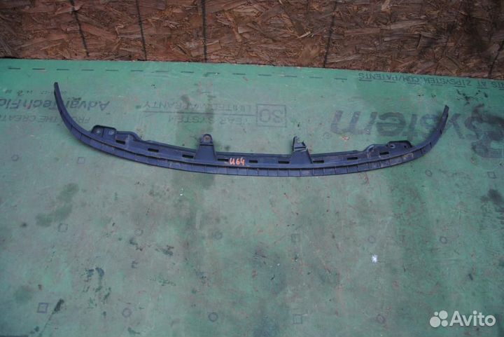 Кронштейн спойлера VW Golf VI 2009-2012
