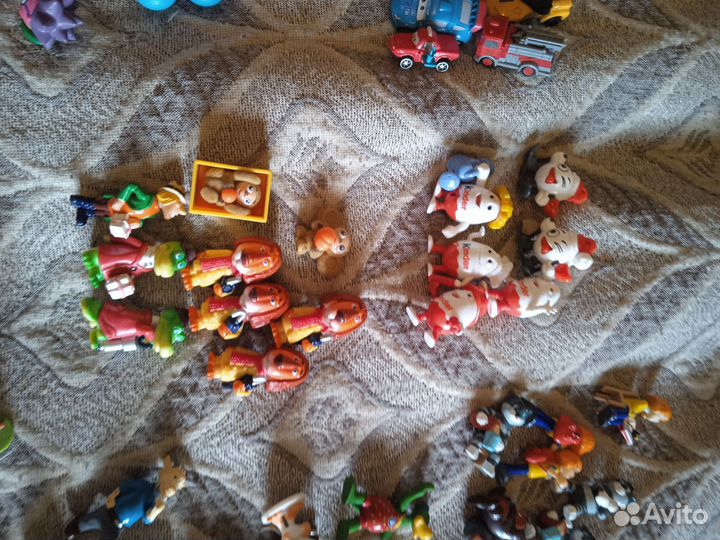 Игрушки из киндер сюрпризов