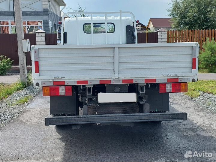 Бортовой грузовик Isuzu Elf, 2024