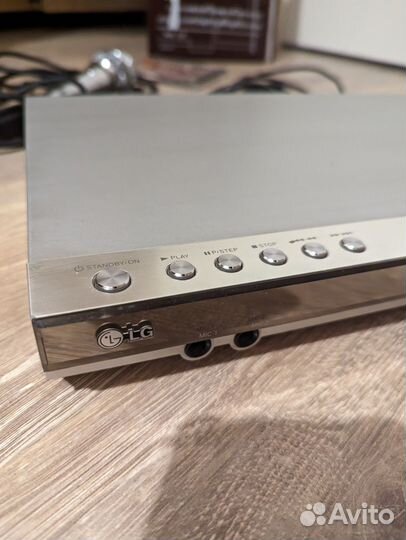 Караоке LG. микрофон ACC-M900K, DVD, меню