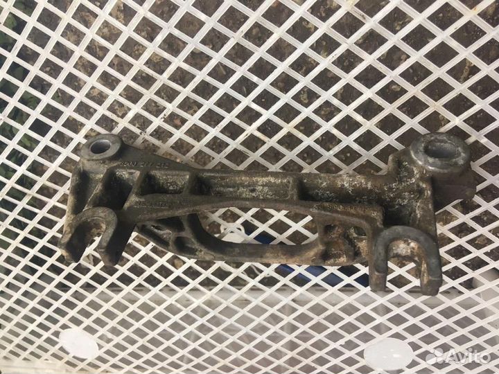 Кронштейн кпп Рено Сценик 2