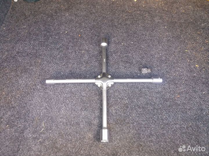 Ключ баллонный крестовой 17,19,21,22