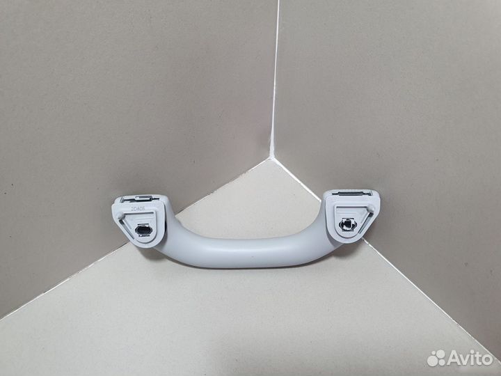 Ручка потолочная передняя Skoda Fabia 2