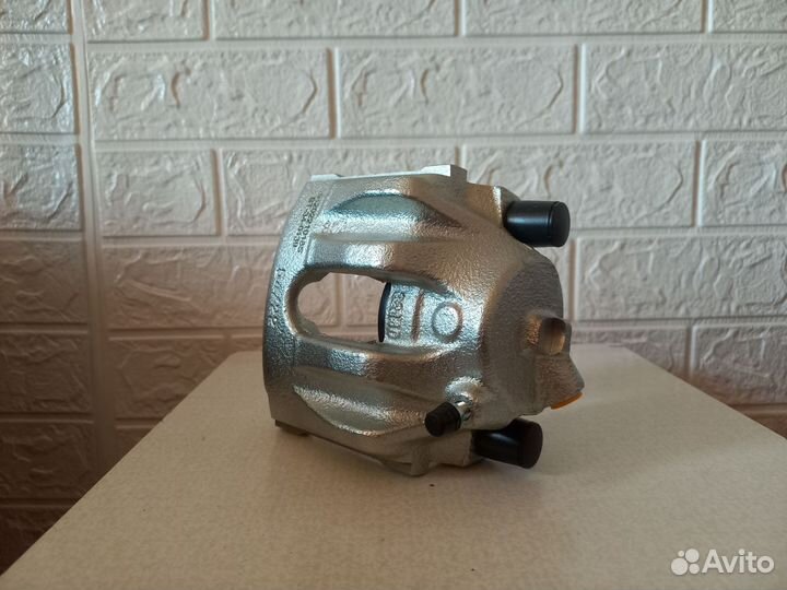 Суппорт тормозной передний правый BMW E36