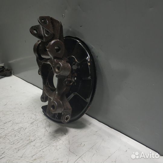 Кулак задний правый Toyota RAV4 XA30